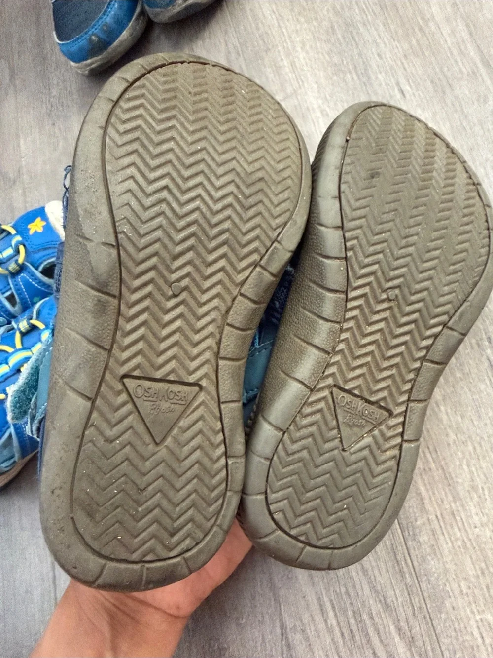 OshKosh B'gosh Blue Navy Kids Sandal & Baby Shark light up Sandal Set size 8